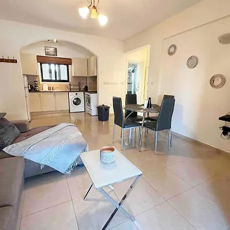 Apartman Ground With Master Bedroom And Twin Bedroom